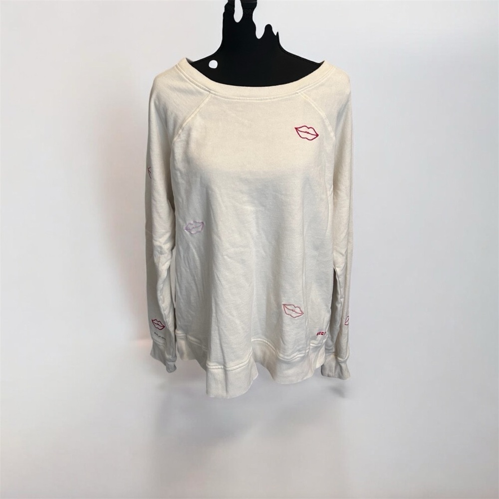 💕Peace Love World Cream Sweatshirt with Pink Lip Accent Size M
